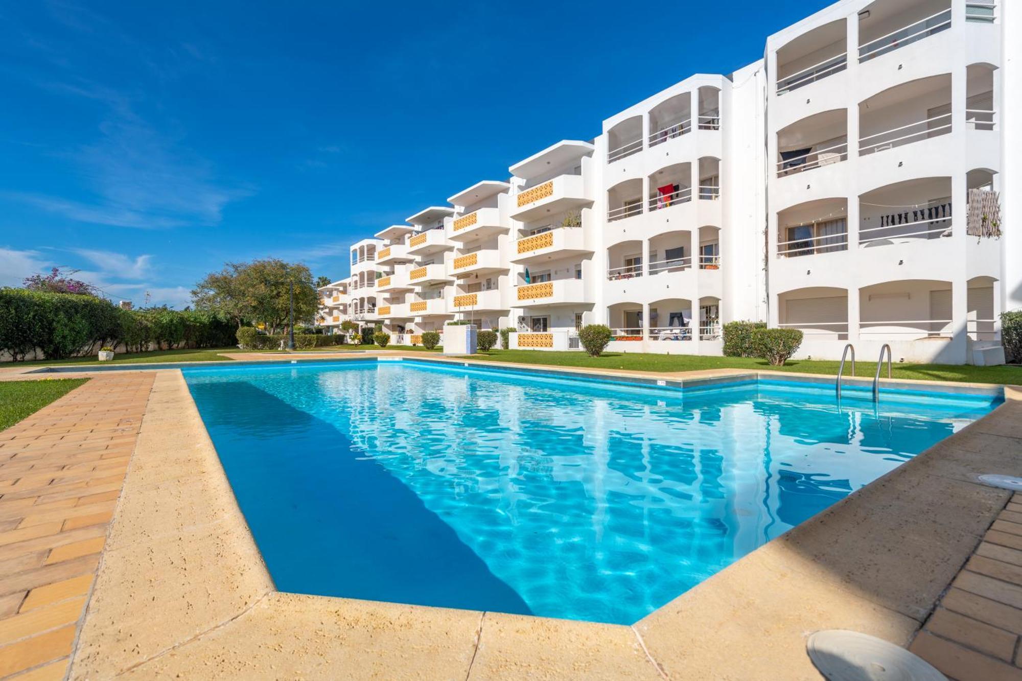 Algarsun - Idealy Situated Holiday Apartment With All Modern Comfort Αλμπουφέιρα Εξωτερικό φωτογραφία